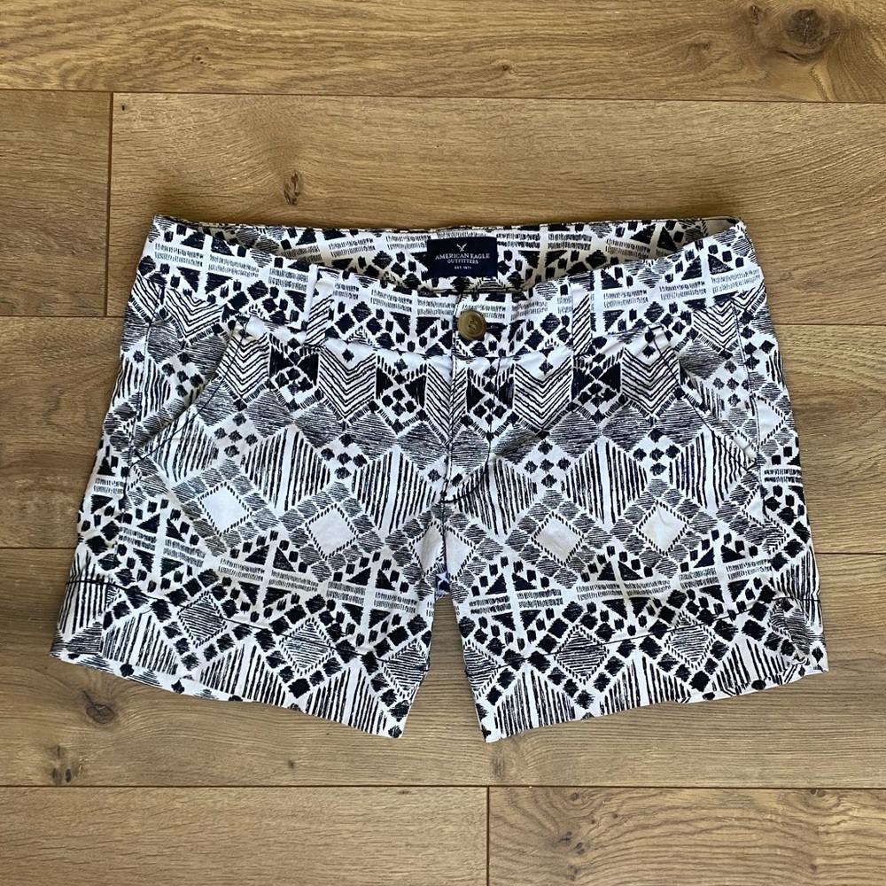 Geometrical Pattern Midi Shorts